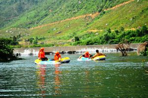 tham khu du lich hoa phu thanh o da nang 300x199 - Thăm Khu du lịch Hòa Phú Thành ở Đà Nẵng