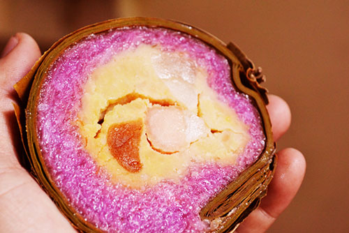 Bánh tét lá cẩm – nét đẹp dung dị đặc trưng của ẩm thực Cần Thơ
