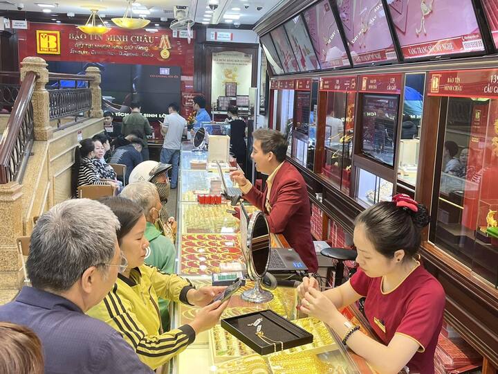 Giá vàng có còn giảm tiếp?