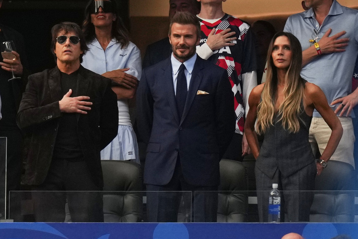 Dàn sao VIP xem Mỹ khai mạc World Cup 2026: Tom Cruise sánh vai David Beckham