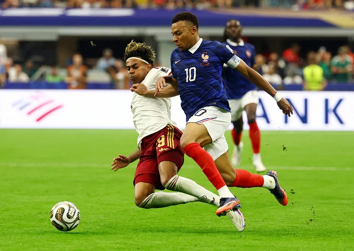Thống kê Tây Ban Nha khiến Mbappe ‘tắt điện’, đội tuyển Pháp hóa tầm thường